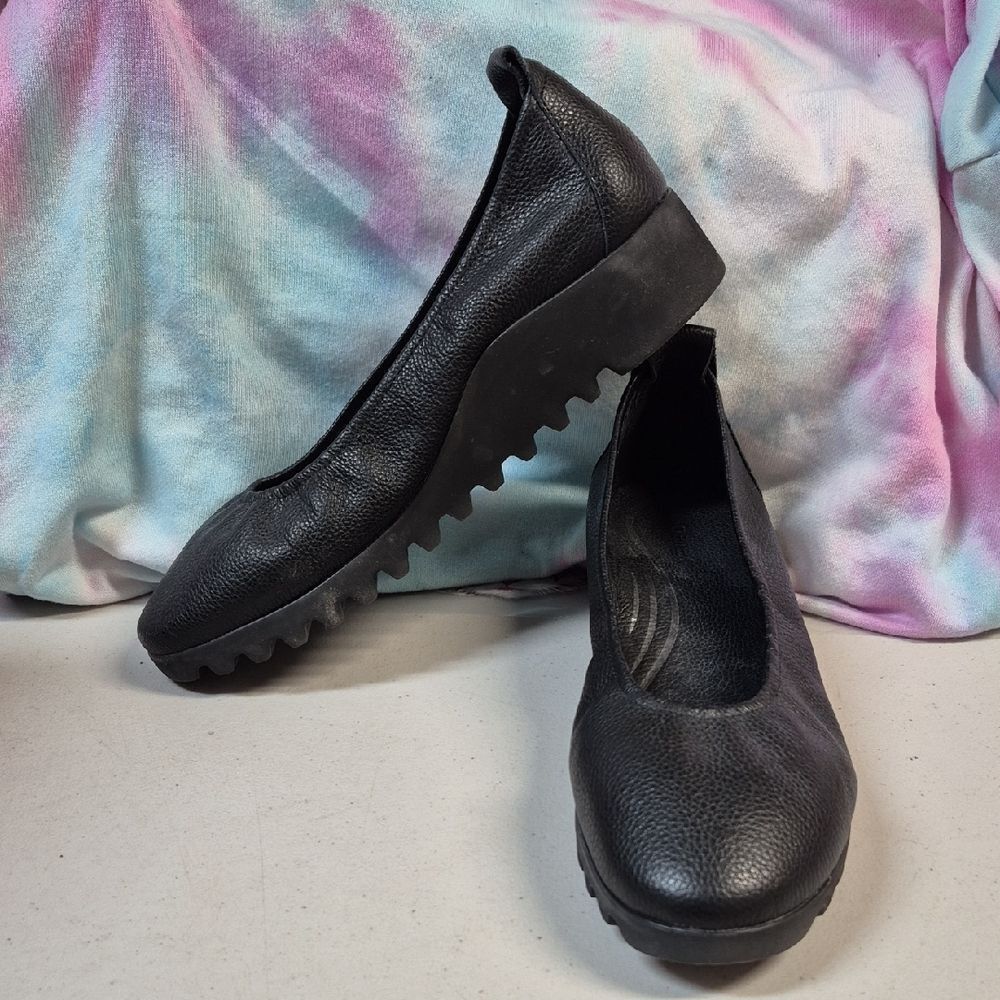 Aetrex Size 40 Black Leather Flats - Nwot